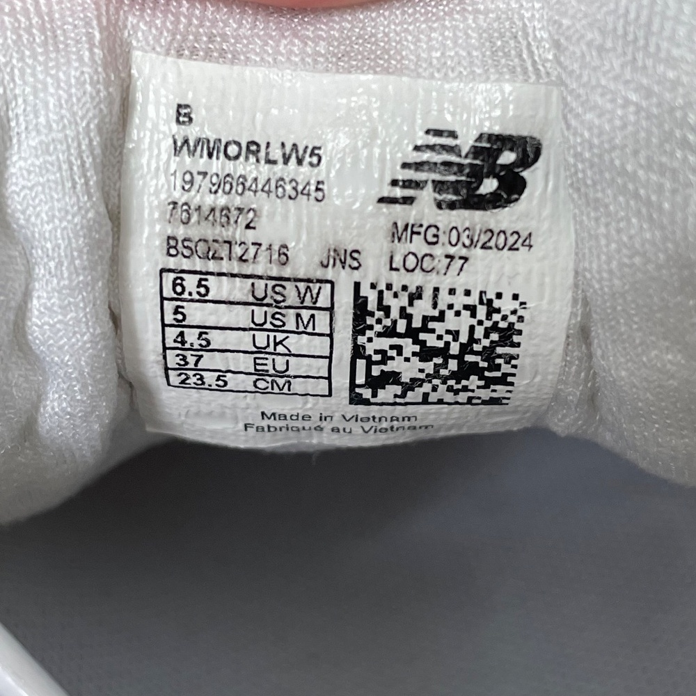 New Balance Fresh Foam More v5, White/Sea Salt, Size 6.5 - Picture 10 of 16